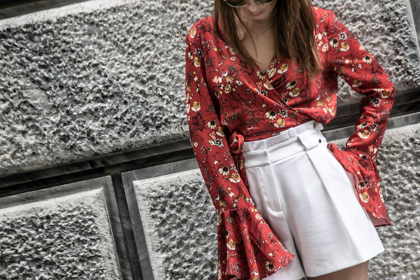 coral floral shirt, thefashionblink.com